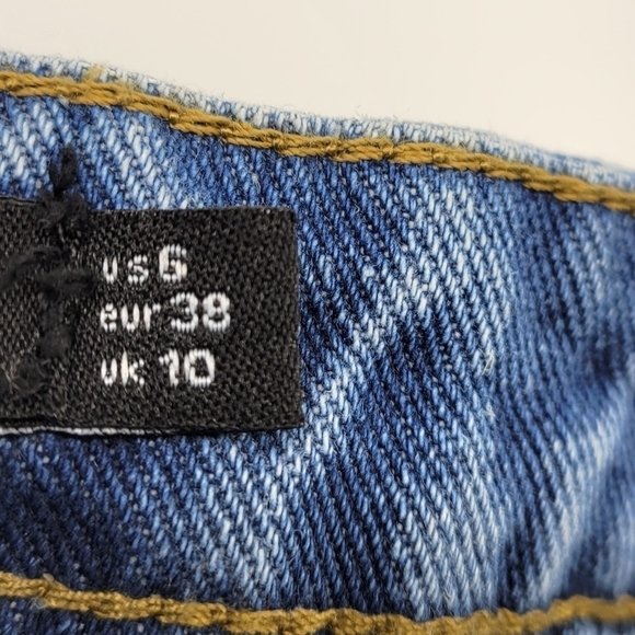 Nasty Gal Ripped Distressed Mom Jeans Size 6 NWT - Picture 12 of 13